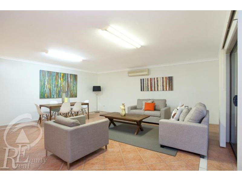 4 Rudham Place, Chipping Norton NSW 2170