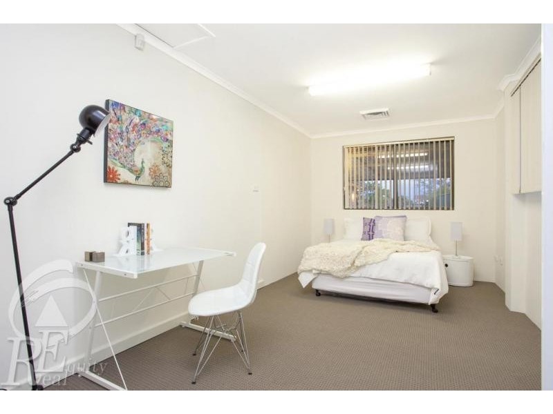 4 Rudham Place, Chipping Norton NSW 2170