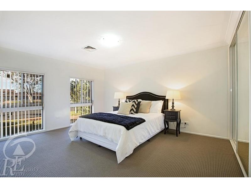 4 Rudham Place, Chipping Norton NSW 2170