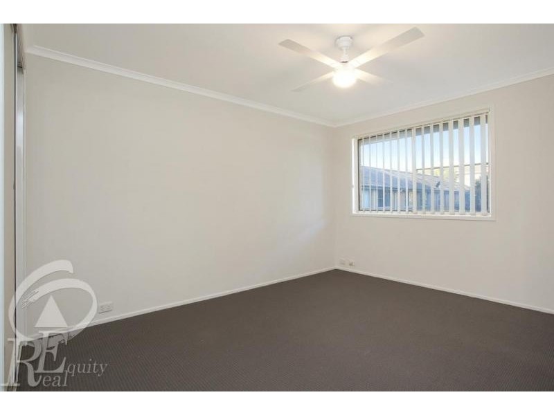 3/6 Ernest Avenue, Chipping Norton NSW 2170