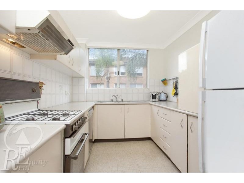 18/2 Mead Drive, Chipping Norton NSW 2170