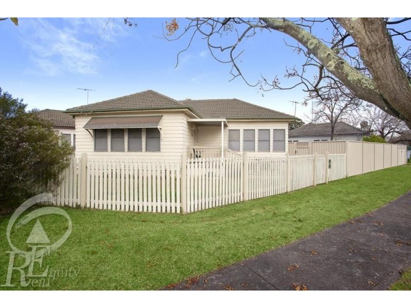 7 Bridges Avenue, Wattle Grove NSW 2173