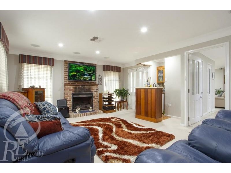 28 Banbury Crescent, Chipping Norton NSW 2170