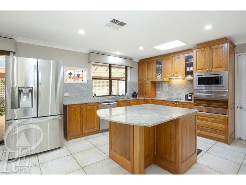 28 Banbury Crescent, Chipping Norton NSW 2170