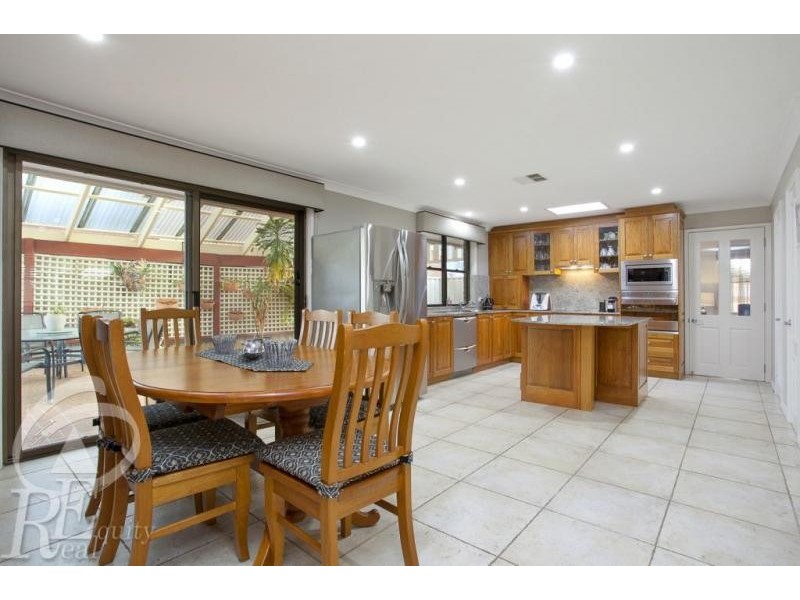 28 Banbury Crescent, Chipping Norton NSW 2170