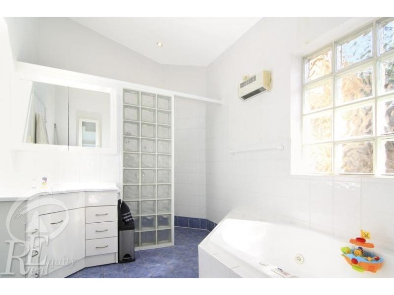 123 Alfred Road, Chipping Norton NSW 2170