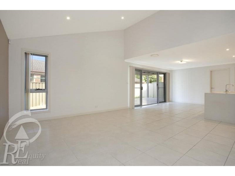 26 Sammut Crescent, Chipping Norton NSW 2170