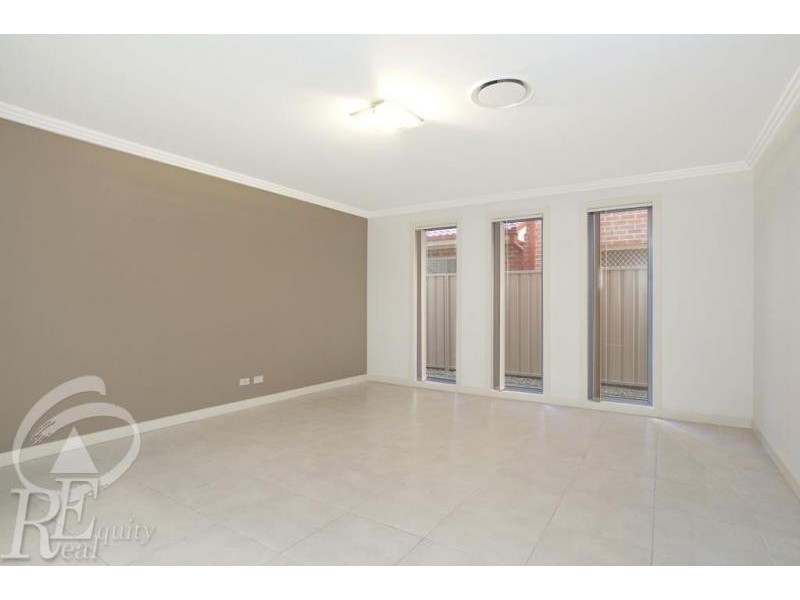 26 Sammut Crescent, Chipping Norton NSW 2170