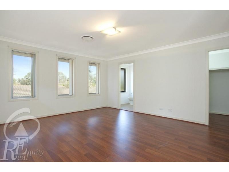 26 Sammut Crescent, Chipping Norton NSW 2170