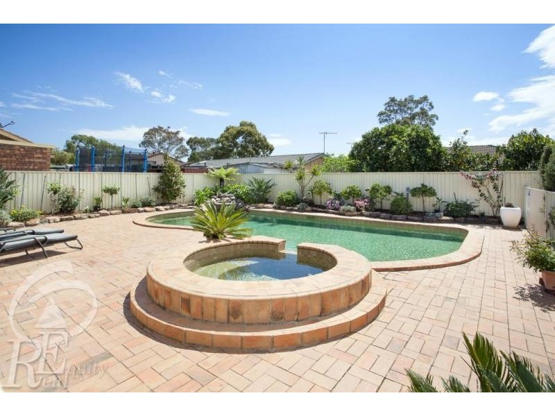 42 Rugby Crescent, Chipping Norton NSW 2170