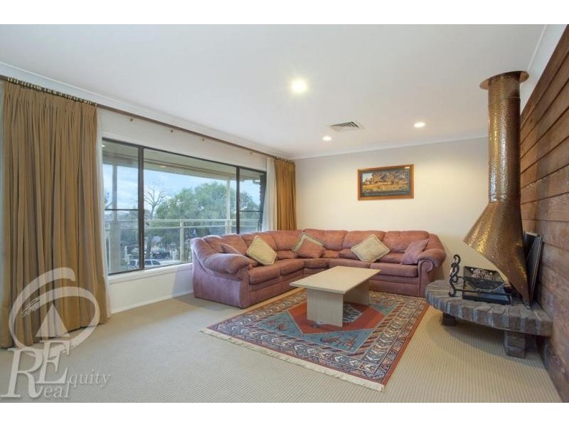 32 Elouera Crescent, Moorebank NSW 2170