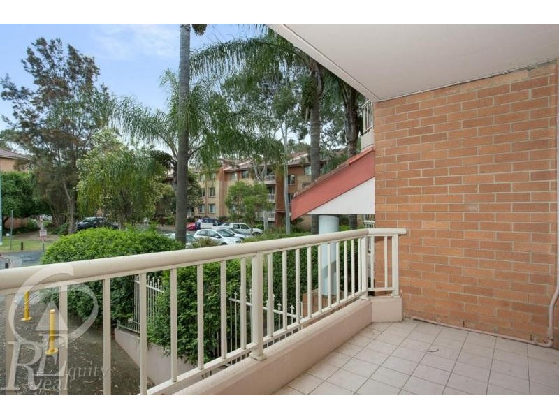 1/5 Mead Drive, Chipping Norton NSW 2170