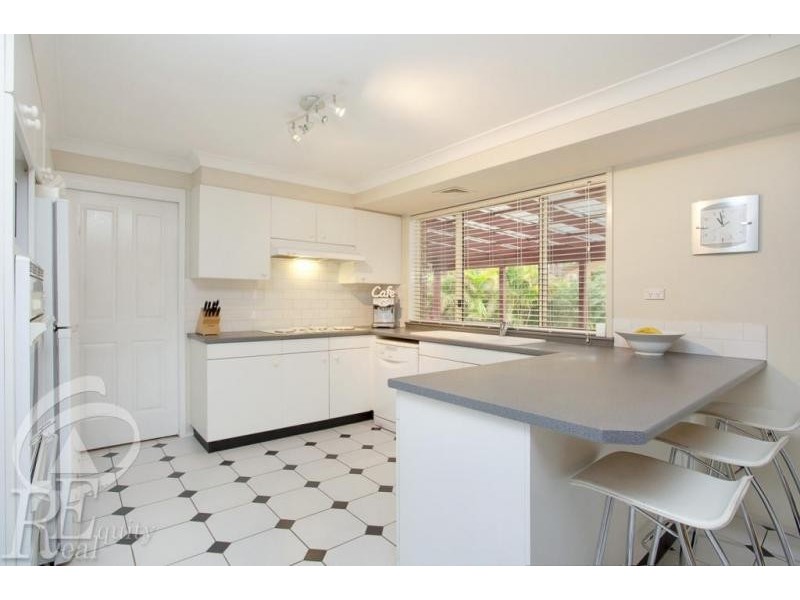 111 Rugby Crescent, Chipping Norton NSW 2170