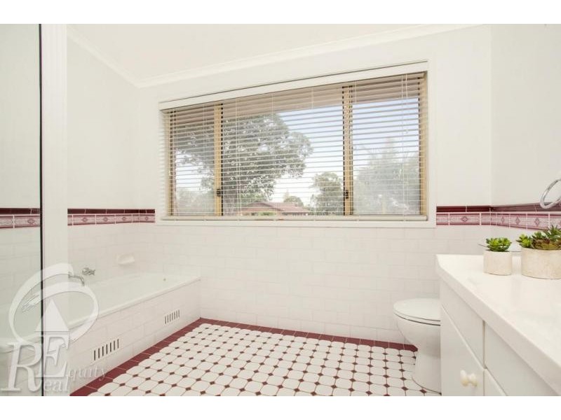 111 Rugby Crescent, Chipping Norton NSW 2170