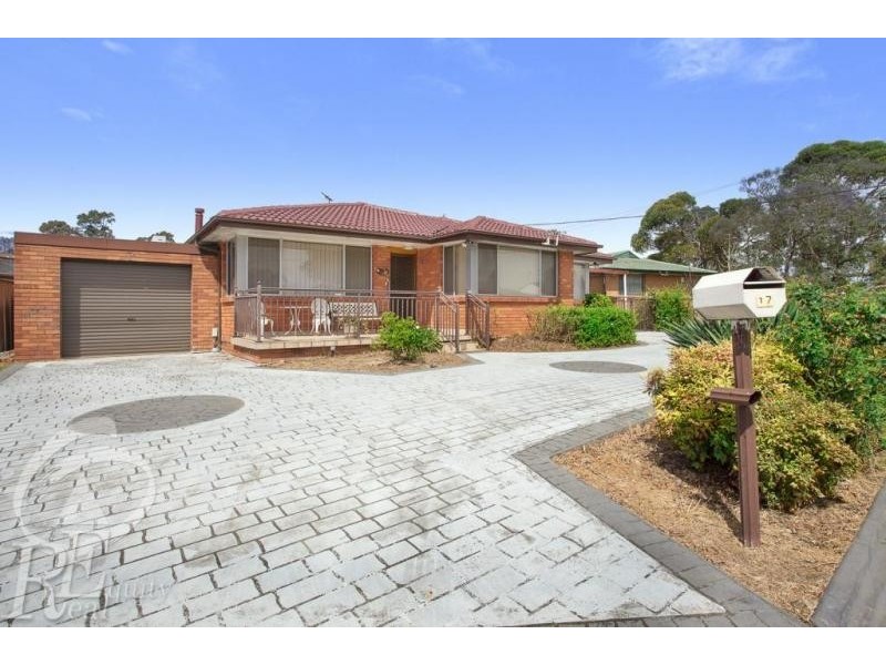17 Stockton Avenue, Moorebank NSW 2170