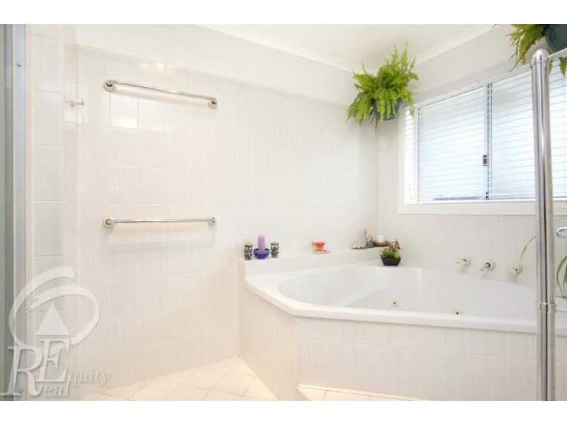 21 Ernest Avenue, Chipping Norton NSW 2170