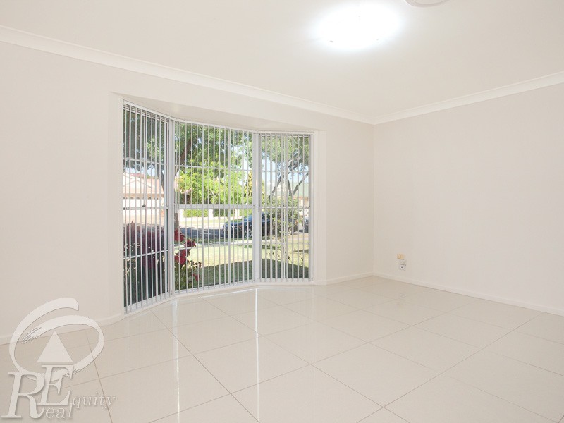35 Ernest Avenue, Chipping Norton NSW 2170