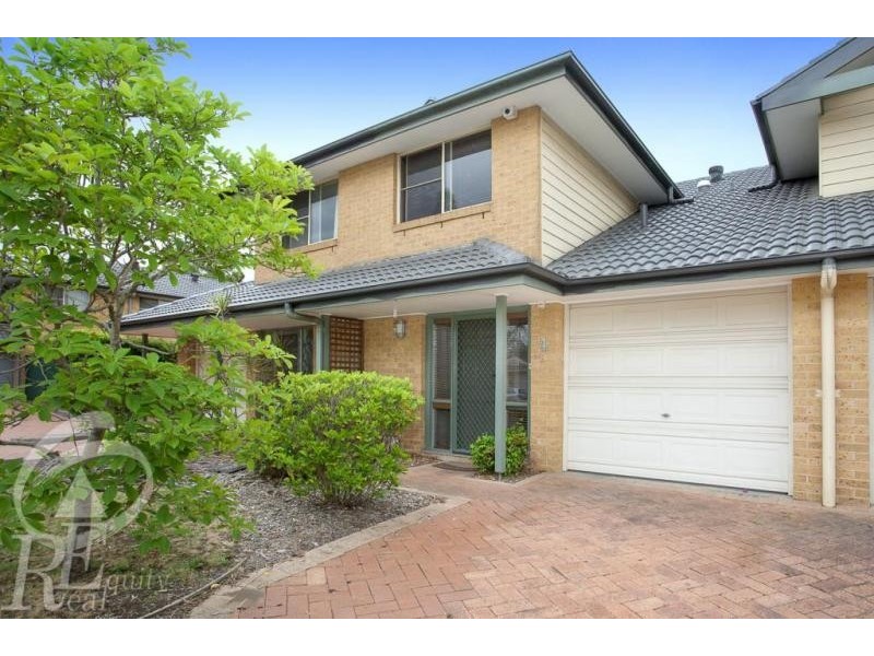 4 Frank Oliveri Drive, Chipping Norton NSW 2170