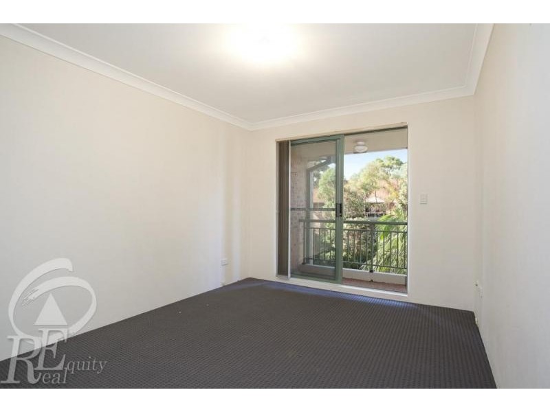 18/211 Mead Place, Chipping Norton NSW 2170