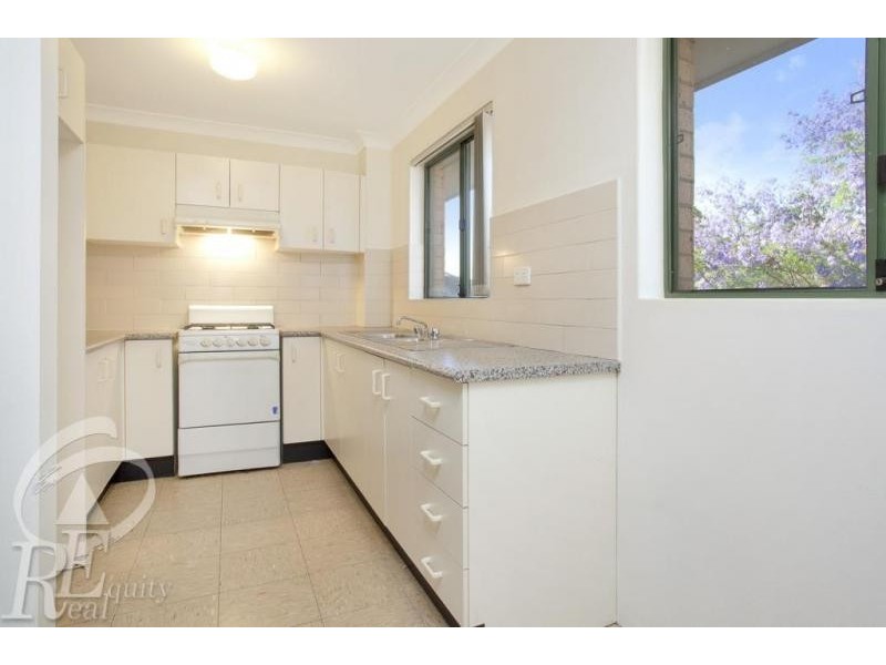18/211 Mead Place, Chipping Norton NSW 2170