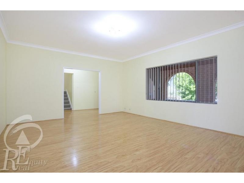 10 Derby Crescent, Chipping Norton NSW 2170