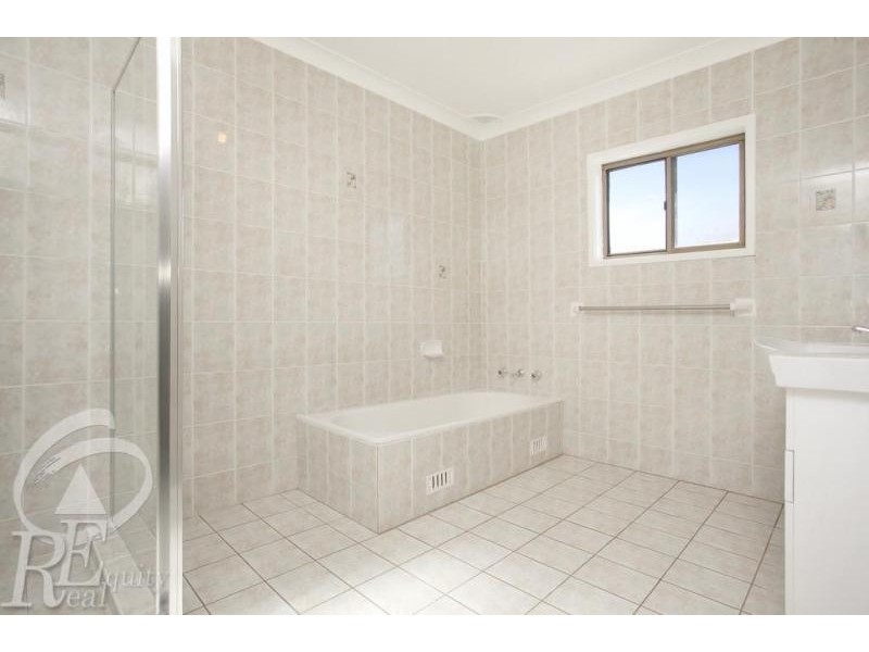 10 Derby Crescent, Chipping Norton NSW 2170