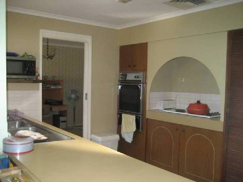 13 Bangalla Ave, Chipping Norton NSW 2170