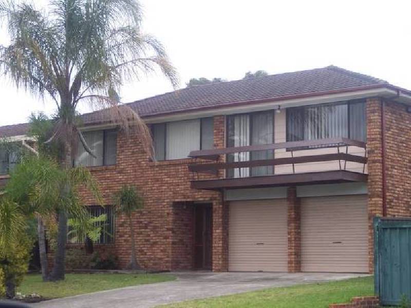 16 Buckingham Crescent, Chipping Norton NSW 2170