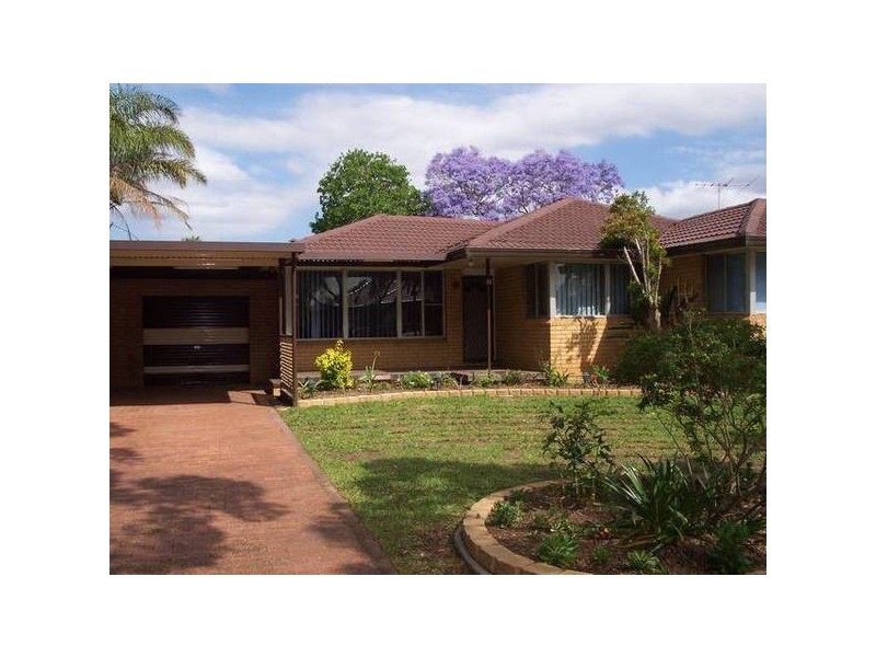 11 Longstaff Ave, Chipping Norton NSW 2170