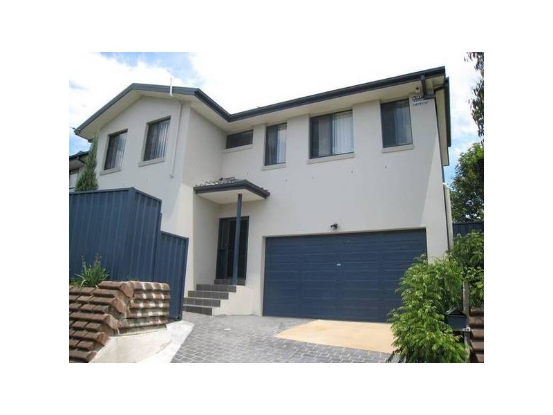 142b Renton Ave, Moorebank NSW 2170