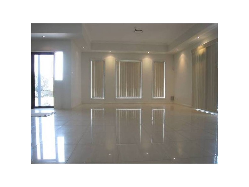 142b Renton Ave, Moorebank NSW 2170