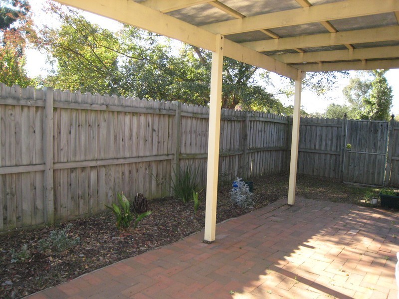 24 Bungonia, Wattle Grove NSW 2173