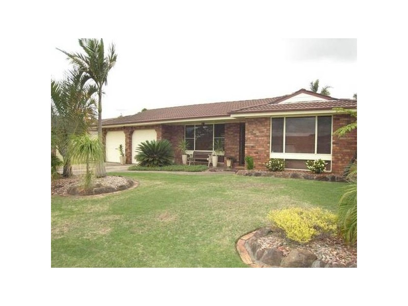 8 Banbury Crescent, Chipping Norton NSW 2170