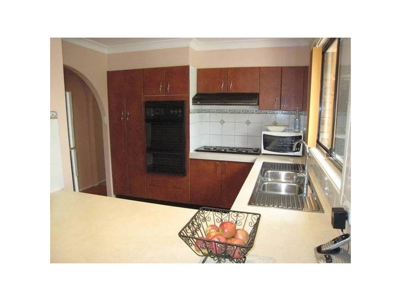 8 Banbury Crescent, Chipping Norton NSW 2170