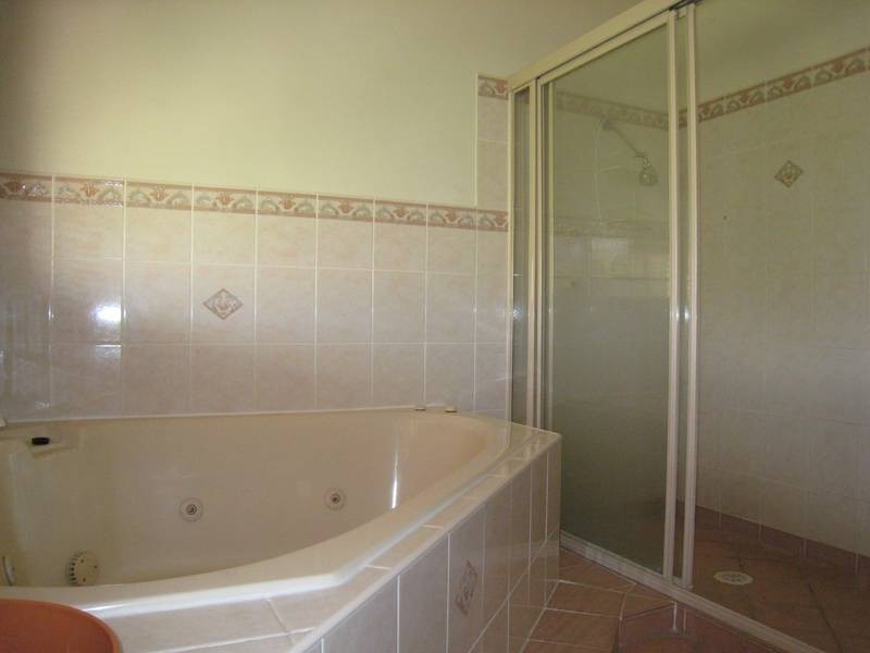 2 Chippenham Place, Chipping Norton NSW 2170