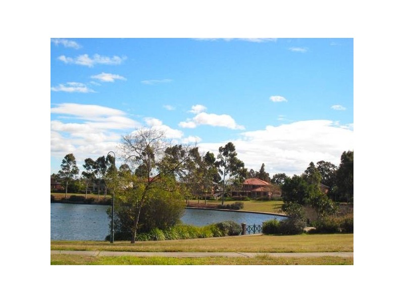 11/11-13 Armata Court, Wattle Grove NSW 2173