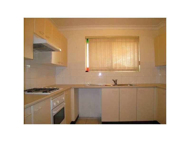 10/6 Mead Drive, Chipping Norton NSW 2170