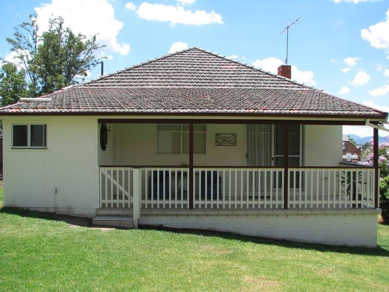 98 Pryor Street, Quirindi NSW 2343