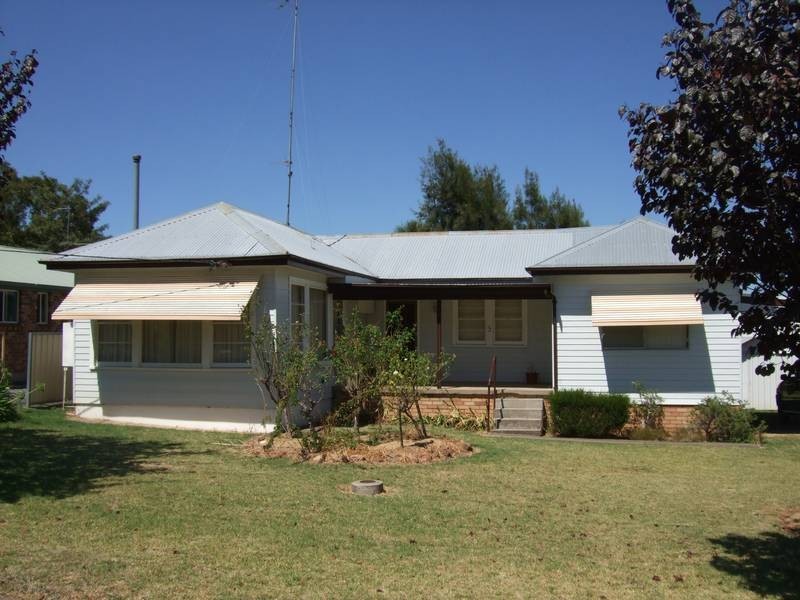 9 Centre Street, Quirindi NSW 2343