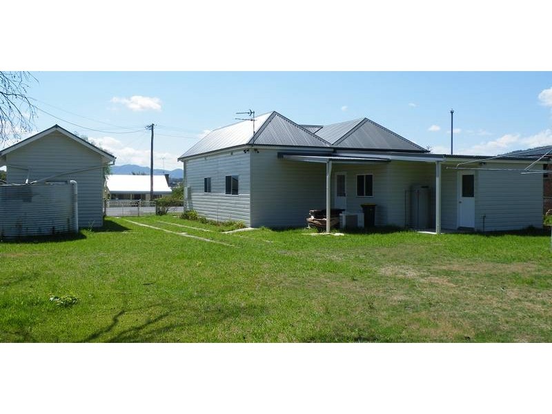 145 Loder Street, Quirindi NSW 2343