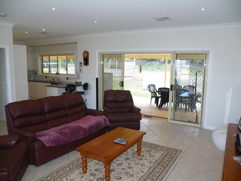 25 Ray Carter Drive, Quirindi NSW 2343