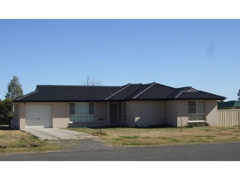 42 East Street, Quirindi NSW 2343