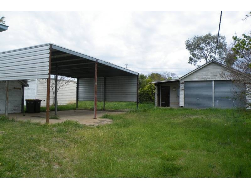 78 Church Ave, Quirindi NSW 2343