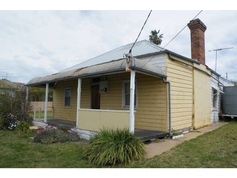 76 Church Ave, Quirindi NSW 2343