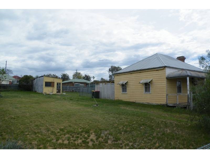 76 Church Ave, Quirindi NSW 2343