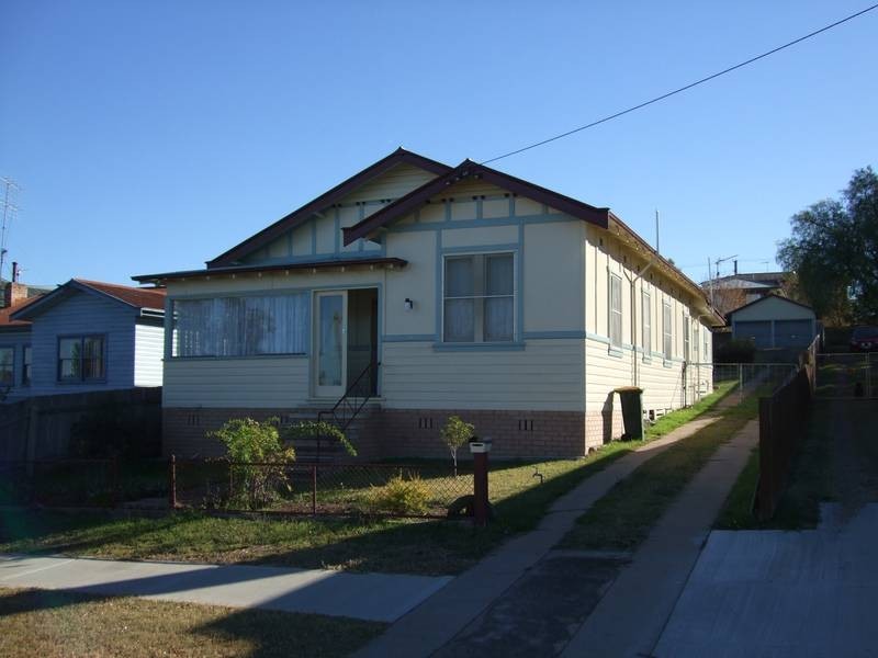 136 Hawker Street, Quirindi NSW 2343