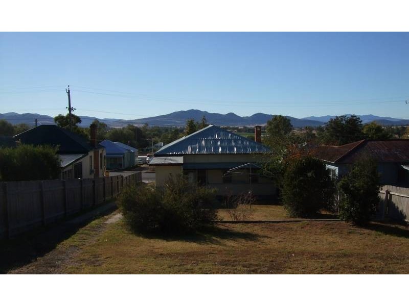136 Hawker Street, Quirindi NSW 2343