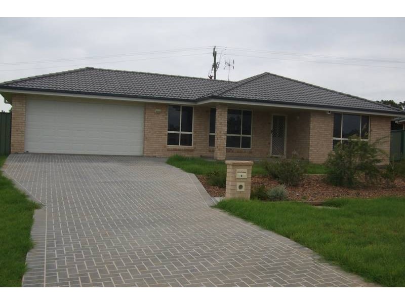 6 Peter Coote Street, Quirindi NSW 2343