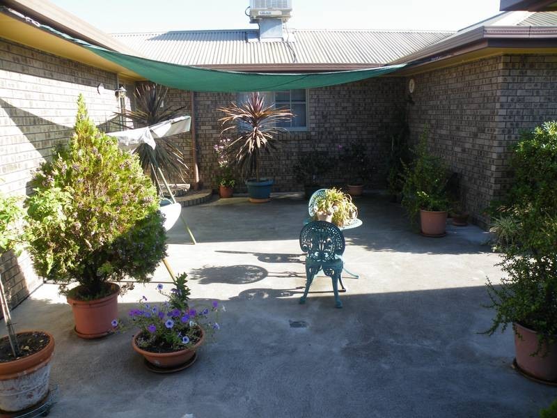 72 Nowland Ave, Quirindi NSW 2343