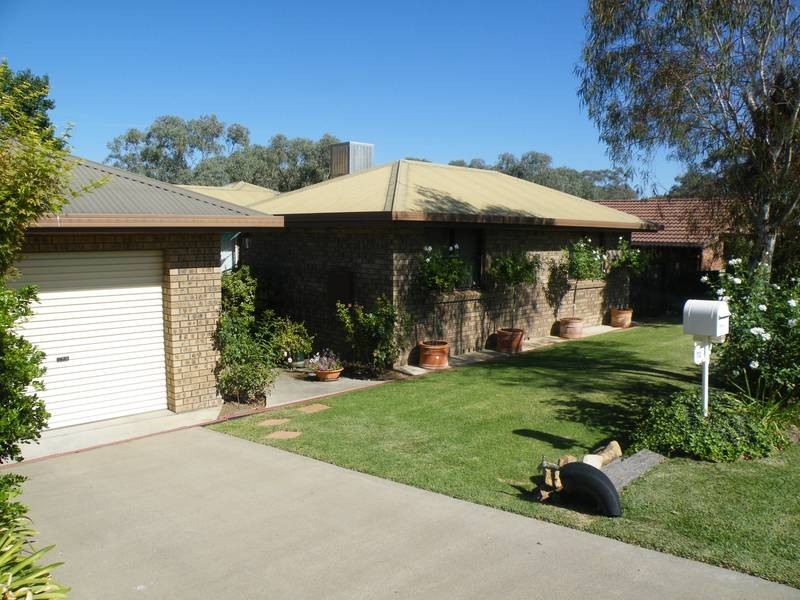 72 Nowland Ave, Quirindi NSW 2343